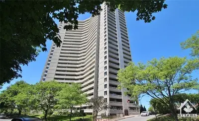 1171 AMBLESIDE Drive 2303, Woodroffe, ON K2B 8E1
