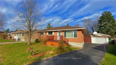 15 Stanley Crescent, Brockville, On K6v 2s9