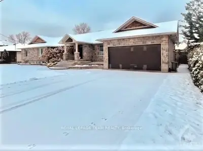 18 Westwood Drive, Meadowlands - Crestview And Area, On K2g 2w7