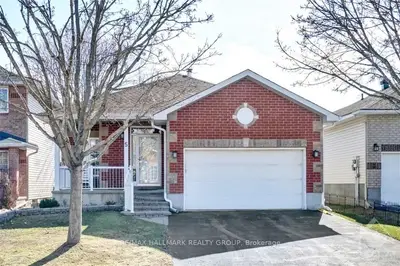 5 RAYBURN Street, Kanata, ON K2K 3K8
