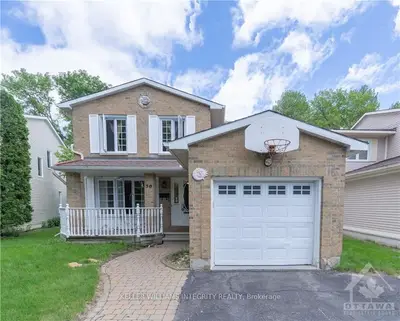 50 PINETRAIL Crescent, South of Baseline to Knoxdale, ON K2G 5A5