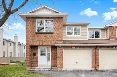 26 A CASTLEBROOK Lane, South of Baseline to Knoxdale, ON K2G 5G6