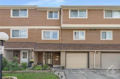 2136 BOWBANK Street 21, Cyrville - Carson Grove - Pineview, ON K1B 4R2