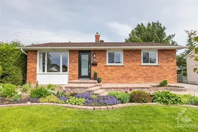 31 COURTNEY Road, Kanata, ON K2L 1M1