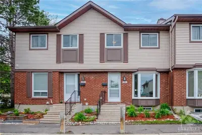 1949 GREENVALE Lane, Orleans - Convent Glen and Area, ON K1C 6E2