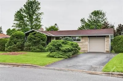 7 TANGLEWOOD Drive, Bells Corners and South to Fallowfield, ON K2H 6P4
