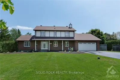 7058 SHADOW RIDGE Drive, Greely - Metcalfe - Osgoode - Vernon and Area, ON K4P 1B8