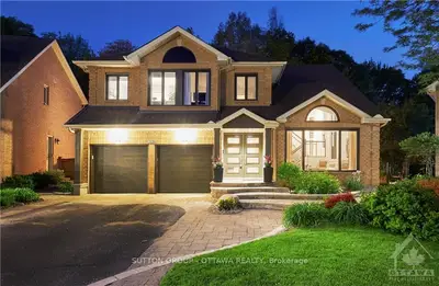 1639 COUNTRY WALK Drive, Orleans - Convent Glen and Area, ON K1C 8E2