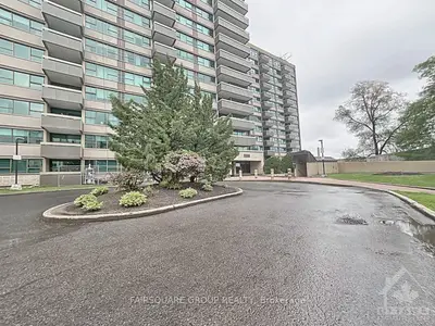 555 BRITTANY Drive 211, Manor Park - Cardinal Glen and Area, ON K1K 4C5