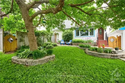 12 DARLY Place, Meadowlands - Crestview and Area, ON K2G 1H4