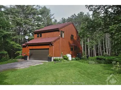 103 HARDWOOD Drive, Carp - Dunrobin - Huntley - Fitzroy and Area, ON K0A 3M0