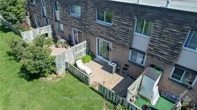 392 Garden Glen, Meadowlands - Crestview And Area, On K2g 1e4