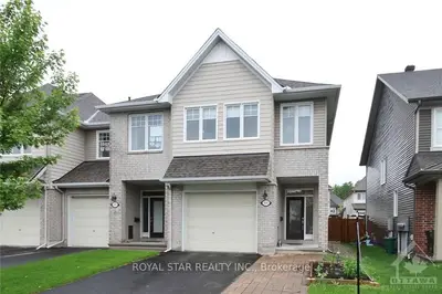 990 Bunchberry Way, Blossom Park - Airport And Area, On K1t 3t8