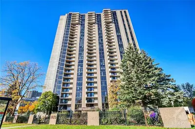 1025 Richmond Road 802, Woodroffe, On K2b 8g8