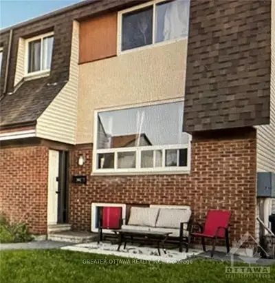 34c Woodvale Green Street, South Of Baseline To Knoxdale, On K2g 4h4