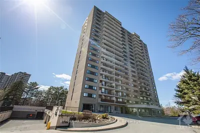 1195 RICHMOND Road 805, Woodroffe, ON K2B 8E4
