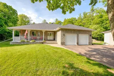 126 Shamess Road, Petawawa, On K8h 2w8