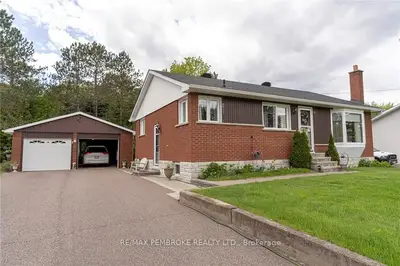 28 JOSEPH Street, Laurentian Hills, ON K0J 1J0
