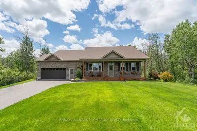 112 STIRLING Crescent, North Grenville, ON K0G 1J0