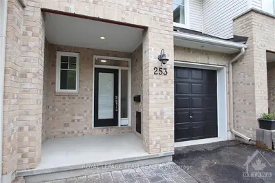 253 MOJAVE Crescent, Stittsville - Munster - Richmond, ON K2S 0H6