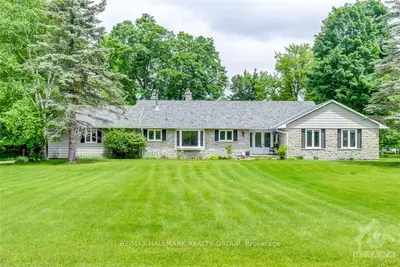 326 WAGON Drive, Constance Bay - Dunrobin - Kilmaurs - Woodlawn, ON K0A 1T0