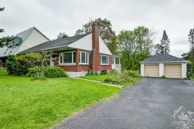 3336 RIVERSIDE Drive, Billings Bridge - Riverside Park and Area, ON K1V 8P1