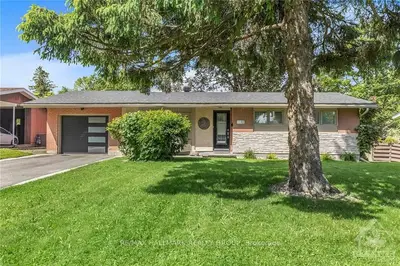 12 NEWGALE Street, Crystal Bay - Rocky Point - Bayshore, ON K2H 5R3