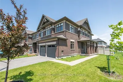 214 DOLCE Crescent, Blossom Park - Airport and Area, ON K1X 0B2