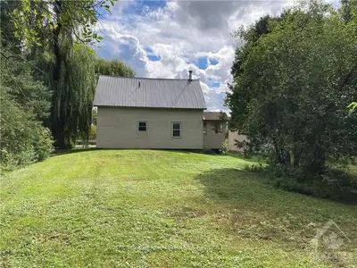 1884 County 19 Road, The Nation, On K0b 1c0