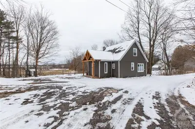 136A MILTON STEWART Avenue, McNab/Braeside, ON K7S 0E1