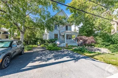 346 Athlone Avenue 1, Westboro - Hampton Park, On K1z 5m4