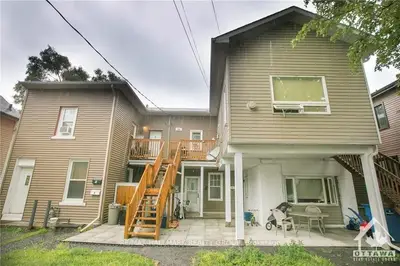 249 DESCHAMPS Avenue 2, Vanier and Kingsview Park, ON K1L 5Z2
