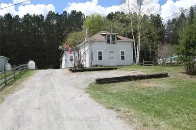 35 BOULTER LAKE Road, Hastings Highlands, ON K0L 2K0