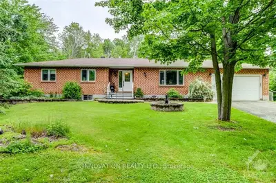 102 LIMERICK Lane, Constance Bay - Dunrobin - Kilmaurs - Woodlawn, ON K0A 1T0