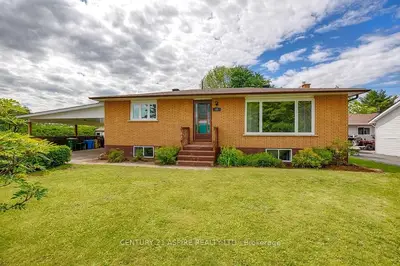 15 GEORGE Street, Petawawa, ON K8A 7K9