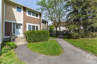 316 STOWE Court, Kanata, ON K2K 1Z3