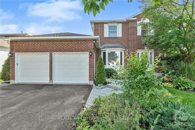 1400 HAYES Street, Orleans - Cumberland and Area, ON K1E 3M3