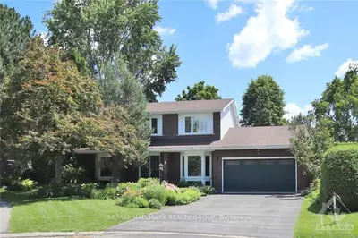 9 WYNFORD Avenue, South of Baseline to Knoxdale, ON K2G 3Z2