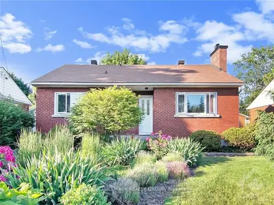 21 MOWAT Street, Beacon Hill North - South and Area, ON K1J 6R1