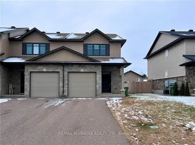 14 Mcnamara Street, Petawawa, On K8h 0c4