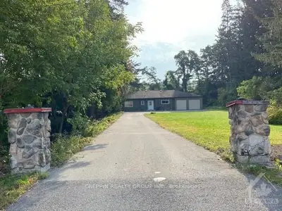 2233 Prince Of Wales Drive, Country Place - Pineglen - Crestview And Area, On K2e 6z8
