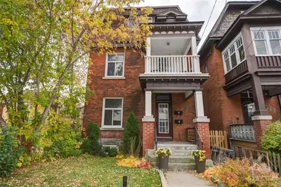 1074 Gladstone Avenue, West Centre Town, On K1y 3g8