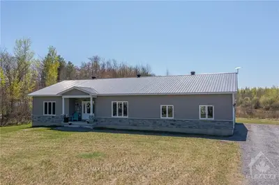 1989 ROUTE 400 W Road, The Nation, ON K0A 2M0