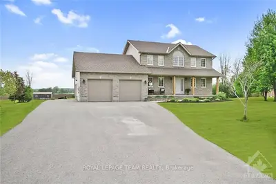 2477 CHURCH Street, Manotick - Kars - Rideau Twp and Area, ON K0A 2T0