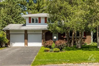 15 STROUGHTON Crescent, Stittsville - Munster - Richmond, ON K0A 3P0