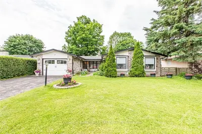 7 CLEADON Drive, Crystal Bay - Rocky Point - Bayshore, ON K2H 5P5