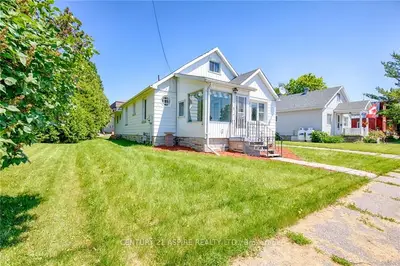 8 BROMLEY Street, Whitewater Region, ON K0J 1K0