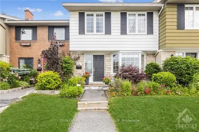 16 Monterey Drive, South Of Baseline To Knoxdale, On K2h 7a6
