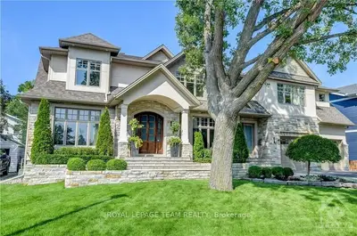 536 COURTENAY Avenue, Carlingwood - Westboro and Area, ON K2A 3B3