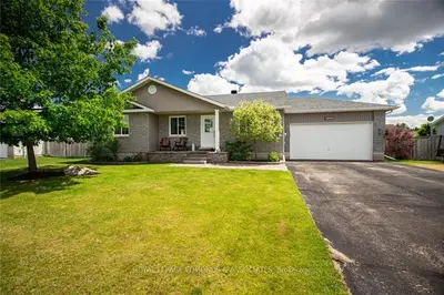 1033 LIMESTONE Trail, Petawawa, ON K8H 0A5